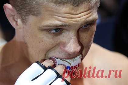 Бросание бутылок в российского бойца MMA после поединка объяснили. Вице-президент ACA Асланбек Бадаев объяснил инцидент на турнире АСА 168 в Москве, на котором российского бойца смешанного стиля (MMA) Михаила Мохнаткина закидали бутылками. «Вовремя остановились ребята, они были на эмоциях, где-то не разобрались, захотели включиться, не дать в обиду своего любимца», — заявил Бадаев.