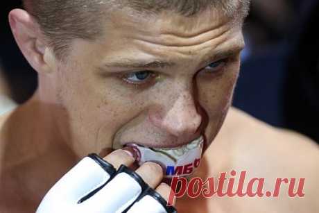 Бросание бутылок в российского бойца MMA после поединка объяснили. Вице-президент ACA Асланбек Бадаев объяснил инцидент на турнире АСА 168 в Москве, на котором российского бойца смешанного стиля (MMA) Михаила Мохнаткина закидали бутылками. «Вовремя остановились ребята, они были на эмоциях, где-то не разобрались, захотели включиться, не дать в обиду своего любимца», — заявил Бадаев.