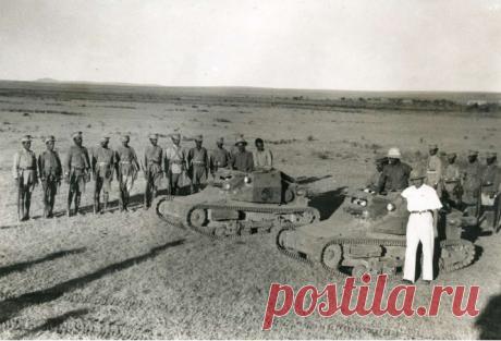Сабля против танка | Чёрт побери В Итало-эфиопской войне 1935—1936 годов современному хорошо вооруженному итальянскому экспедиционному корпусу с многочисленной артиллерией, авиацией и танками противостояла плохо тренированная эфиопская армия с устаревшими пушками и винтовками (многие воины и вовсе были вооружены копьями и луками) и двенадцатью старыми бипланами.Но даже при такой неудачной для них раскладке эфиопы умудрились изрядно пощипать кичливых итальянцев.  Особенно д...