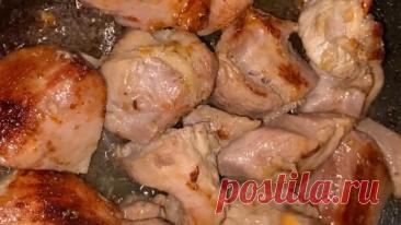 Жаркое из мясо бедра индейки.Жаркое по-домашнему.#жаркое#индейка#еда#вкусно#рецепт# Мясо бедра индейки-1кг Картошка-1кг Лук- 180 г Помидор-300г Болгарский перец-150г Соль-1ч.л(по вкусу) Чёрный перец -0,5 ч.л Красный перец-0,5ч.л Паприка-1ч.л Кориандр-1ч.л Масло растительное-4ст.ложки