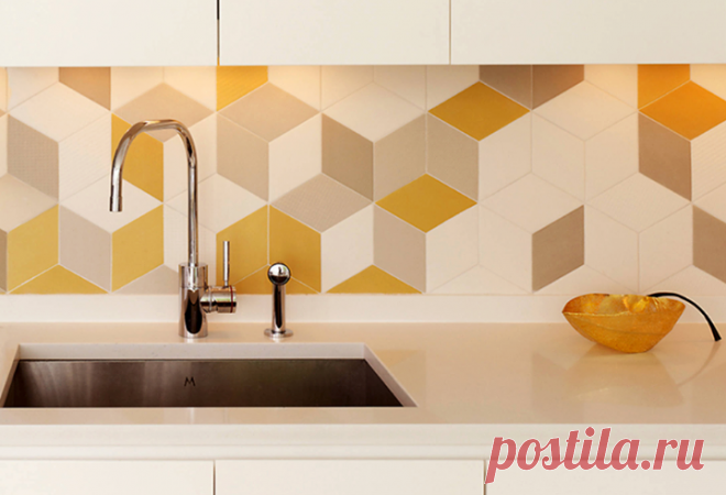 Отказ от облицовки части стены кафелем — едва ли не главный кухонный тренд. А чем же тогда защищать кухонную стену от жира, брызг и копоти? — Рассказываем!