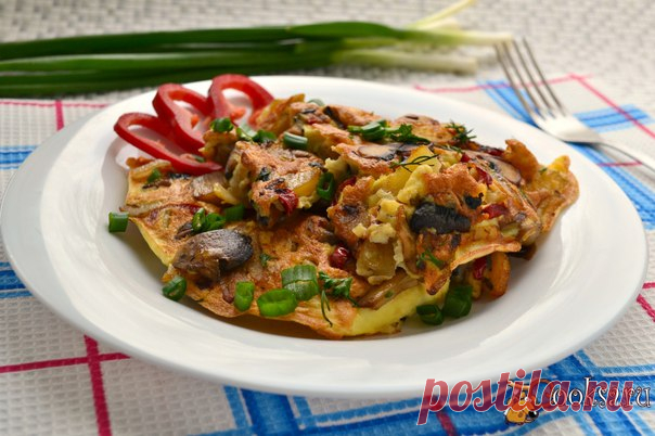 Омлет с картофелем и грибами Предлагаю вам приготовить на завтрак омлет с картофелем и грибами. Омлет получается достаточно сытным и очень вкусным, готовится просто и быстро. Попробуйте, вам обязательно придется по вкусу это блюдо!