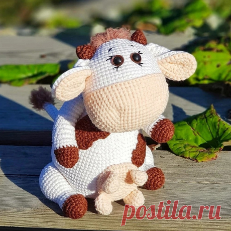 PDF Корова Маруся крючком. FREE crochet pattern; Аmigurumi animal patterns. Амигуруми схемы и описания на русском. Вязаные игрушки и поделки своими руками #amimore - корова, маленькая коровка, телёнок, бык, бычок.