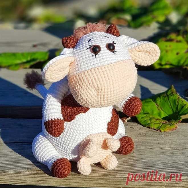 PDF Корова Маруся крючком. FREE crochet pattern; Аmigurumi animal patterns. Амигуруми схемы и описания на русском. Вязаные игрушки и поделки своими руками #amimore - корова, маленькая коровка, телёнок, бык, бычок.