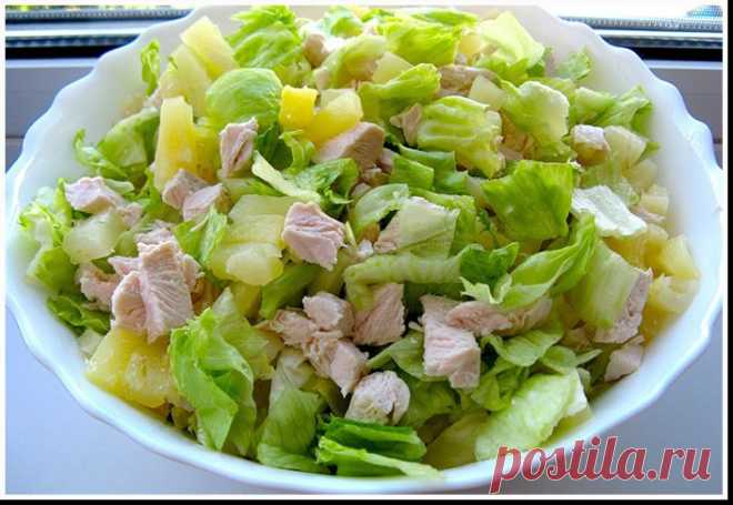 Очень легкий и не менее вкусный салатик.
