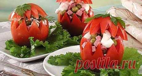Фаршированные ветчиной и горошком помидоры / Простые рецепты