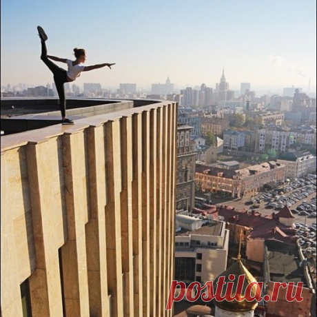 Бц на белой площади #рооссия #roof #rooftop #model #moscow #selfie #city #urban #dance #gymnastics #gymnast