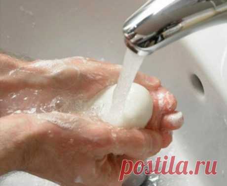 Если предстоит грязная работа — хорошенько намыльте руки мылом и дайте высохнуть.