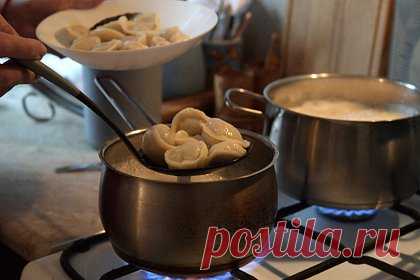 Доктор Мясников обратился к любящим сидеть перед телевизором и есть пельмени россиянам