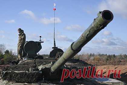 Названа опасность новых укреплений России в зоне боевых действий для Украины. Если Россия сможет построить новые укрепления в зоне боевых действий, Вооруженным силам Украины (ВСУ) придется сдвинуть свои позиции назад. Так в разговоре с «Лентой.ру» капитан первого ранга запаса, военный эксперт Василий Дандыкин объяснил, почему для Киева такие сооружения представляют опасность.