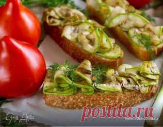 Кабачки-гриль в маринаде (антипасти). Ингредиенты: оливковое масло Extra Virgin, кабачки молодые, мед жидкий Простая в приготовлении, вкусная и пикантная закуска... Приготовьте ее с вечера и возьмите с собой на пикник...