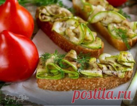 Кабачки-гриль в маринаде (антипасти). Ингредиенты: оливковое масло Extra Virgin, кабачки молодые, мед жидкий Простая в приготовлении, вкусная и пикантная закуска... Приготовьте ее с вечера и возьмите с собой на пикник...