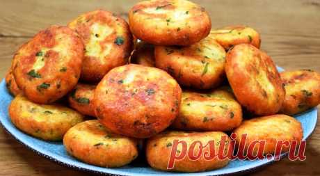 Просто возьмите картошку. Такие вкусные котлетки, что все соседи попросят рецепт Картофельные котлеты — это не новое блюдо для мировой кухни. Многим уже известны драники — классическое национальное блюдо белорусской и польской кухонь. Однако, драники могут сильно отличаться от картофельных котлет. Основной отличий заключается в способах приготовления. Котлеты можно сделать из картофельного пюре, которое осталось с прошлого ужина. Драники делают из картофеля, натертого на крупной терке. […]