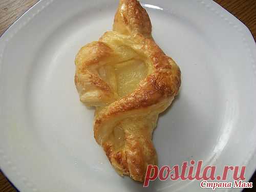 Слойки с ананасами.