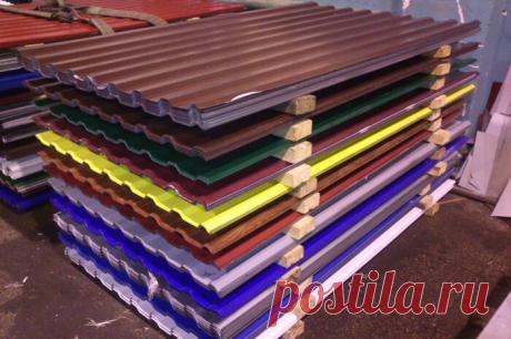 Некондиционный профнастил: варианты использования. [Часть 2]

Деформированные листы профнастила в основном не применяются в дальнейшем. По этой причине данный материал длительное время может находиться на складах, так и не дождавшись своего покупателя. Чтобы избавиться от брака, производители устанавливают систему скидок, процент которых зависит от степени некондиции материала.