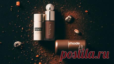 Allure собрал 26 средств для выравнивания тона, маскировки и создания свежего макияжа.
