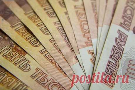 В России анонсировали прибавку к пенсии. В России появится выплата в размере 2400 рублей для пенсионеров, которые ухаживают за родственниками. Выплату могут получить пенсионеры вне зависимости от трудового статуса и размера доходов. Доплата предназначена тем, кто самостоятельно осуществляет уход за больными родственниками.