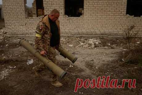 В США заявили о надежде на переговоры России и Украины. Соединенные Штаты надеются на начало переговоров по Украине в будущем. Об этом заявила постпред США при НАТО Джулианна Смит в интервью газете Corriere della Sera, передает ТАСС. «Но мы хотим, чтобы прерогативой президента Зеленского было определение условий», — сказала Смит.