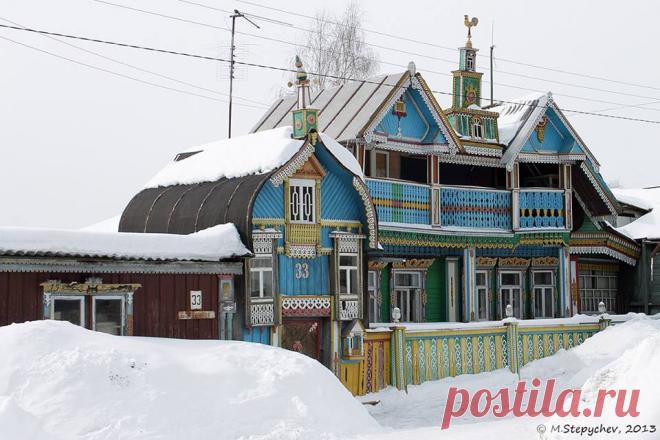 Facebook

Село Богородское, Ивановская обл.. Дом местного резчика по дереву – Михаила Ивановича Колохина.