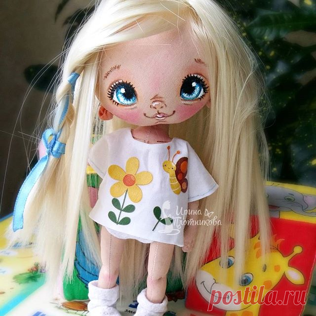 Мы тут вам немного постесняемся...Вы не против?
Спасибо за лайки ваши и комменты этой крохочке)Я пошла готовить пиСЧу своим троглодитам.А то уже челюстЯми клацают за спиной.Скатерть самобранку уже когда изобретут в конце то концов,из конца то в конец?!Концом по концу...
#СладулькиотИриски 
#авторскаякукла 
#кукларучнойработы