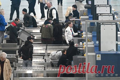 Стало известно о режиме работы российских аэропортов в условиях непогоды. Московские аэропорты Шереметьево, Домодедово, Внуково и Жуковский, а также аэропорт Санкт-Петербурга Пулково и аэропорт Сочи в условиях непогоды работают в штатном режиме. На официальном портале Минтранса РФ отмечается, что задержек на вылет в российских авиагаванях нет.