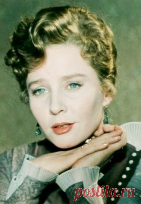 Руфина Нифонтова, 15 сентября, 1931
 • 27 ноября 1994