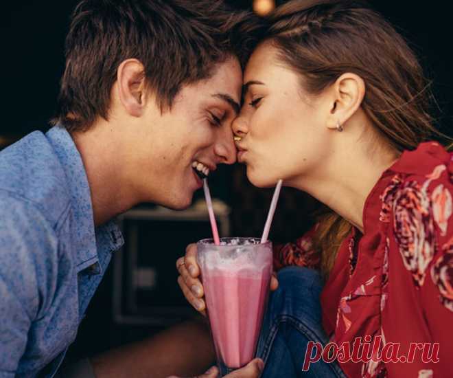 Жесты влюбленного мужчины, как понять что нравишься ему и различать симпатию, дружбу и флирт Отношение мужчины к женщине по жестам. Неловкие жесты, странные комплименты и случайные касания: как понять, что ты нравишься парню, если он не говорит об этом прямо.