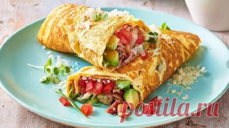 По утрам готовлю необычный рулет-омлет с начинкой. Сейчас модно называть это «ролом». Дети просто безума