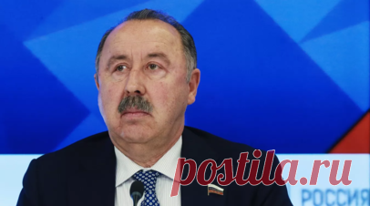 Газзаев считает, что РФС должен рассмотреть вариант с переходом в Азию. Бывший главный тренер московского ЦСКА Валерий Газзаев поделился мнением о рассмотрении исполкомом Российского футбольного союза (РФС) вопроса перехода в Азиатскую конфедерацию футбола (АФК) в ноябре или декабре этого года. Читать далее