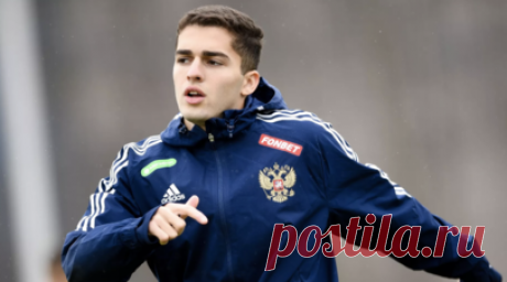 Гафин — о Захаряне в «Лацио»: Арсен ближе всего к аэропорту Курумоч в Самаре. Член совета директоров «Динамо» Дмитрий Гафин в шутливой форме ответил журналистам о возможной продаже полузащитника Арсена Захаряна. Читать далее