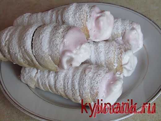 Слоеные трубочки с белковым кремом рецепт с клубникой - Кулинарик.ру