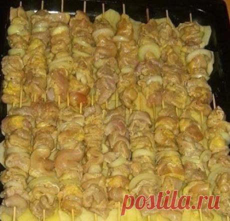 РЕЦЕПТЫ И СОВЕТЫ ХОЗЯЙКАМ: Куриный шашлык с картошкой в духовке