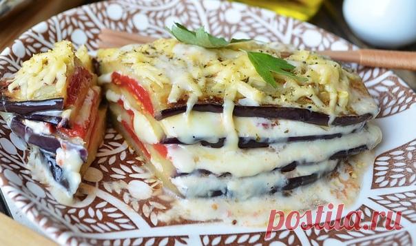 Лазанья из баклажанов с сыром
Лазанья из баклажанов с сыром никого не оставит равнодушным, это вкусное и сытное блюдо. Подавайте его к столу горячим, когда течет сыр и слышен чарующий аромат трав. Попробуйте приготовить, делитесь впечатлениями! У меня получилось три хороших порции, никто не остался голодным!
Ингредиенты:
Баклажан : 3 Штуки,
Помидор: 300 Грамм,
Сыр: 250 Грамм (200 г моцареллы, 50 г любого твердого сыра),
Соль: По вкусу,
Прованские травы: По вкусу,
Раститель...