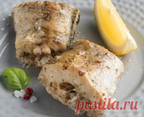 А вы так пробовали готовить рыбу? Как просто и вкусно приготовить минтая. Удачный рецепт! | Кинокулинария | Яндекс Дзен