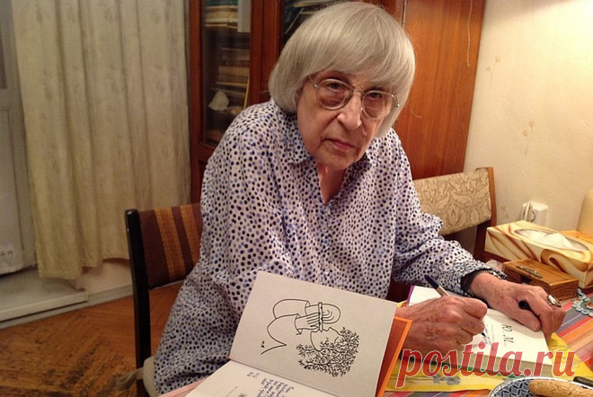 Юнна Мориц: Просто вижу, просто не забыла,
Что не будь страны, где мы живём,
Запад из меня сварил бы мыло
Где-нибудь в Освенциме своём.