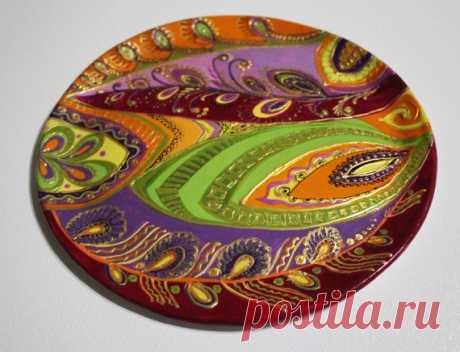 Home decore, wall decor, decorative plate, painting plates, plastic plate, round picture keraplast plate, autumn leaves, handmade wall plate I bring to your attention the authors plate. I made a form of keraplast with a diameter of 16 cm (6.3 inches) Weight plates 130 grams (0.28 lbs) Painted the plate with the help of acrylic paints, gel pen, plastic contour and varnished in three layers. On the reverse side is bonded loop