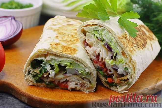 Шаверма: с рыбой и помидорами, с грибами и мясом или с печенью в медовом соусе? Кто бы мог подумать, но у шавермы есть праздник — Всемирный День шаурмы, который отмечается 15 января. Каков же ее рецепт, чем шаверма отличается от донера, и вредна ли она для здоровья?