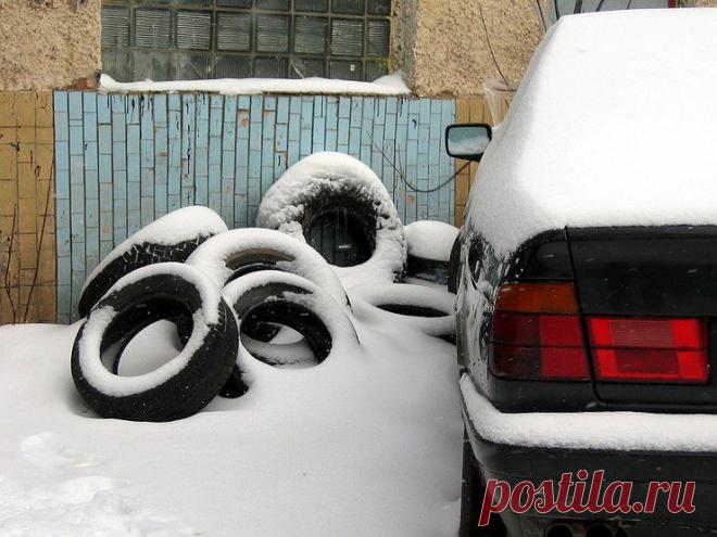 Какая зимняя резина лучше: с шипами или без