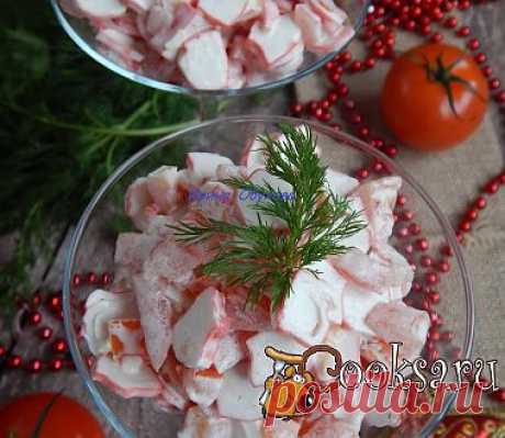 Салат с крабовыми палочками и помидорами рецепт с фото