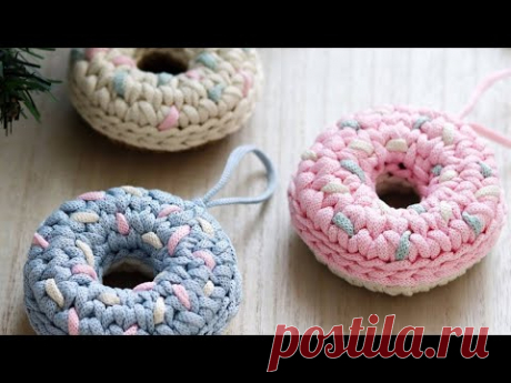 ДОЛЖЕН БЫТЬ НА ЕЛКЕ У КАЖДОГО! Пончик из остатков пряжи.