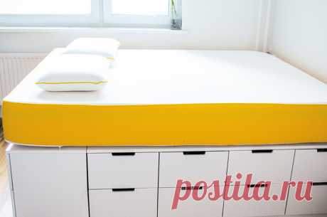DIY IKEA HACk - Платформа Кровать Создайте свой собственный от Ikea Dressers / Реклама&gt; Как сделать, сделайте это сами&gt; Инструкции, Руководство по строительству кровати, Построить кровать, Сделай сам, IKEA Hack, Build Platform Bed