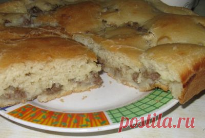 Экономные рецепты, простой дрожжевой пирог с фаршем и картофелем