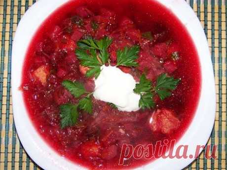Свекольник, куриные фрикадельки, ботва свеклы