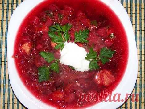 Свекольник, куриные фрикадельки, ботва свеклы