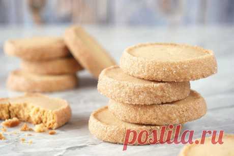 «Бриллиантовое» печенье из песочного теста - КУХНЯ МИРА 
 
 
 В знаменитых французских бистро часто подают нежное «Бриллиантовое» печенье из песочного теста с легким шлейфом ванили и миндаля. Повторить популярный рецепт будет довольно просто, а такого десерта долго не забудут ни гости, ни домашние. Ингредиенты: 150 граммов мягкого сливочного масла, 75 граммов сахарной пудры, 2 яичных желтка, 1 чайная ложечка ванильного сахара […]