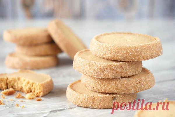 «Бриллиантовое» печенье из песочного теста - КУХНЯ МИРА 
 
 
 В знаменитых французских бистро часто подают нежное «Бриллиантовое» печенье из песочного теста с легким шлейфом ванили и миндаля. Повторить популярный рецепт будет довольно просто, а такого десерта долго не забудут ни гости, ни домашние. Ингредиенты: 150 граммов мягкого сливочного масла, 75 граммов сахарной пудры, 2 яичных желтка, 1 чайная ложечка ванильного сахара […]