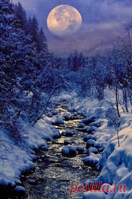Full Moon, Winter Creek ~ Beautiful!!  |  Найдено на сайте incredible-pixs.blogspot.sg.