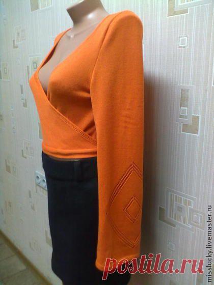 Легкая, нежная яркая весенняя кофточка с ажурными вставками на рукавах и спинке связана из Итальянской пряжи с хлопком, яркий цвет поднимет настроение, модель прекрасно комбинируется с юбкой, брюками, можно одеть поверх майки, топика, а также на коротенькое платье-футляр, вариантов множество.
Возможны варианты в других цветах.