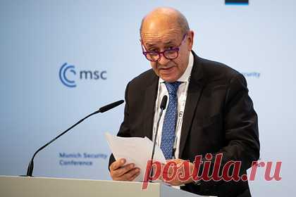 Во Франции сочли естественным российское требование о гарантиях безопасности. Глава МИД Франции Жан-Ив Ле Дриан счел естественным российское требование о гарантиях безопасности, равно как и аналогичные заявления других стран. Он добавил, что нынешняя реальность демонстрирует отсутствие правил в отношении безопасности в Европе, поскольку юридические механизмы и документы перестали действовать.