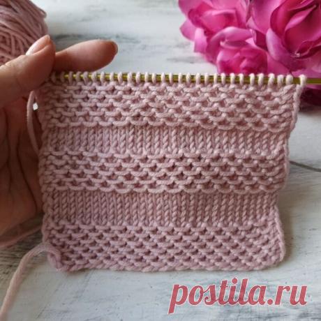 Очень красивый узор с протяжками спицами

Раппорт узора составляет 2 петли в ширину и 4 ряда в высоту.

Описание вязания узора поворотными рядами:
Для вязания узора поворотными рядами набрать нечетное число петель.
1 ряд: кром. петля, *1 лиц., 1 петлю снять не провязывая, нить за работой*, 1 лиц, кром. петля.
2 ряд: кром. петля, *лицевые петли*, кром. петля.
3 ряд: кром. петля, 2 лиц., *1 петлю снять не провязывая, нить за работой, 1 лиц. *, 1 лиц., кром. петля.
4 ряд: кро...